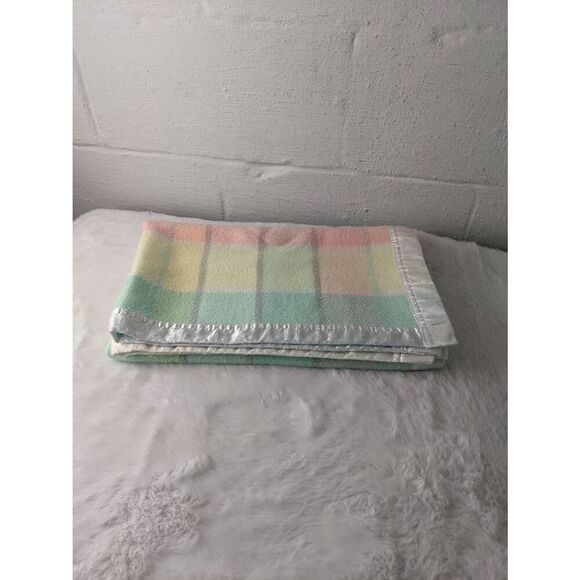 Pastel Multi-Color Square/Rectangle Pattern Acrylic Throw Baby Blanket 38" x 30" - Picture 3 of 10